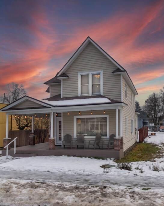 A Very Unique Quirky And Comfortable Home Spokane Kültér fotó