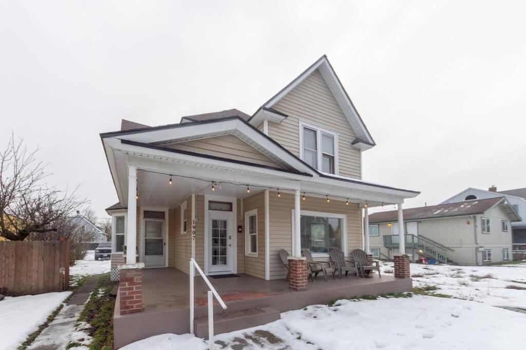 A Very Unique Quirky And Comfortable Home Spokane Kültér fotó